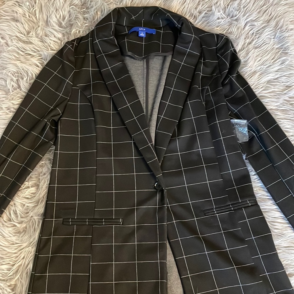 Size small Black with white detail apt 9 blazer